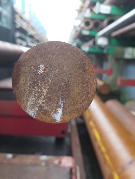 THIS PRODUCT IS A LOW ALLOY STEEL ROUND BAR.  THIS STEEL BAR IS ROLLED, AND THEN PEELED TO SIZE FROM INGOT.  THE STEEL BAR HAS NOT BEEN FURTHER WORKED THAN HOT ROLLED, HOT DRAWN OR EXTRUDED, BUT IS HEAT TREATED TO ACHIEVE MECHANICAL PROPERTIES.

THE MATERIAL WAS NOT REPAIR WELDED, AND IS FREE FROM MERCURY CONTAMINATION.

THE DIMENSION OF THE STEEL ROUND BAR ARE 2 INCHES (50.8 MM) DIAMETER WITH A TOTAL WEIGHT OF 3436 KG.