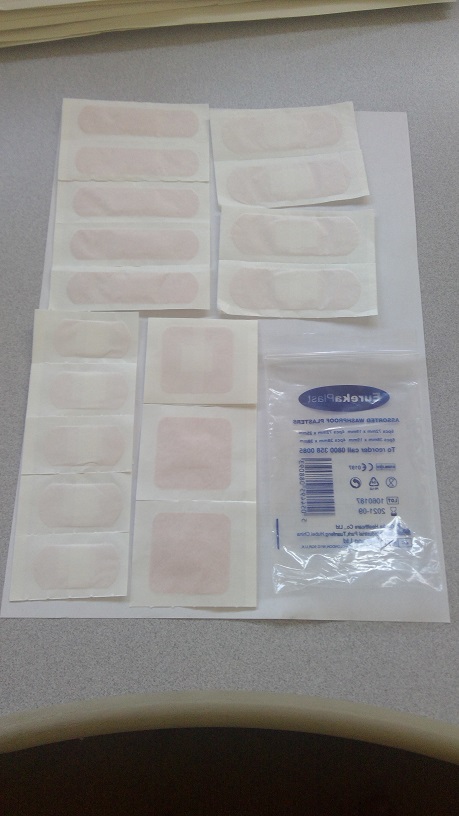 PE (POLYETHYLENE) ADHESIVE PLASTER DRESSINGS.
DESIGNED TO FIT DIFFERENT AREAS OF THE BODY. FOR MEDICAL PURPOSES. THE PLASTERS ARE COLOURED PINK/PEACH
THE PLASTER IS A POLYETHYLENE BASE MATERIAL WITH A CENTRAL ABSORBENT GAUZE PAD DESIGNED TO BE PLACED OVER A WOUND. LATEX FREE & HYPOALLERGENIC. THEY ARE WRAPPED IN A STERILE WHITE PAPER SLEEVE. THE PLASTERS HAVE A CENTRAL ABSORBENT GAUZE PAD AND A TWO-PART RELEASE PAPER SITUATED ON THE REVERSE OF THE PLASTER WHICH IS IN CONTACT WITH THE ADHESIVE LAYER, THESE ARE REMOVED WHEN APPLIED TO THE SKIN. PRESENTED IN A PRESENTED IN A POLYTHENE ZIP LOCK BAG MEASURING 13 CM X 8 CM. FOR RETAIL SALE.