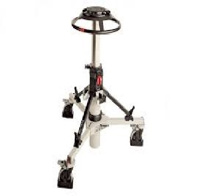 A PEDESTAL FOR STUDIO CAMERAS. IT IS LIGHTWEIGHT,  MITCHELL FLANGE-MOUNTED AND MEANT PRIMARILY FOR FIELD USE. IT SUPPORTS UP TO 55 KG.
