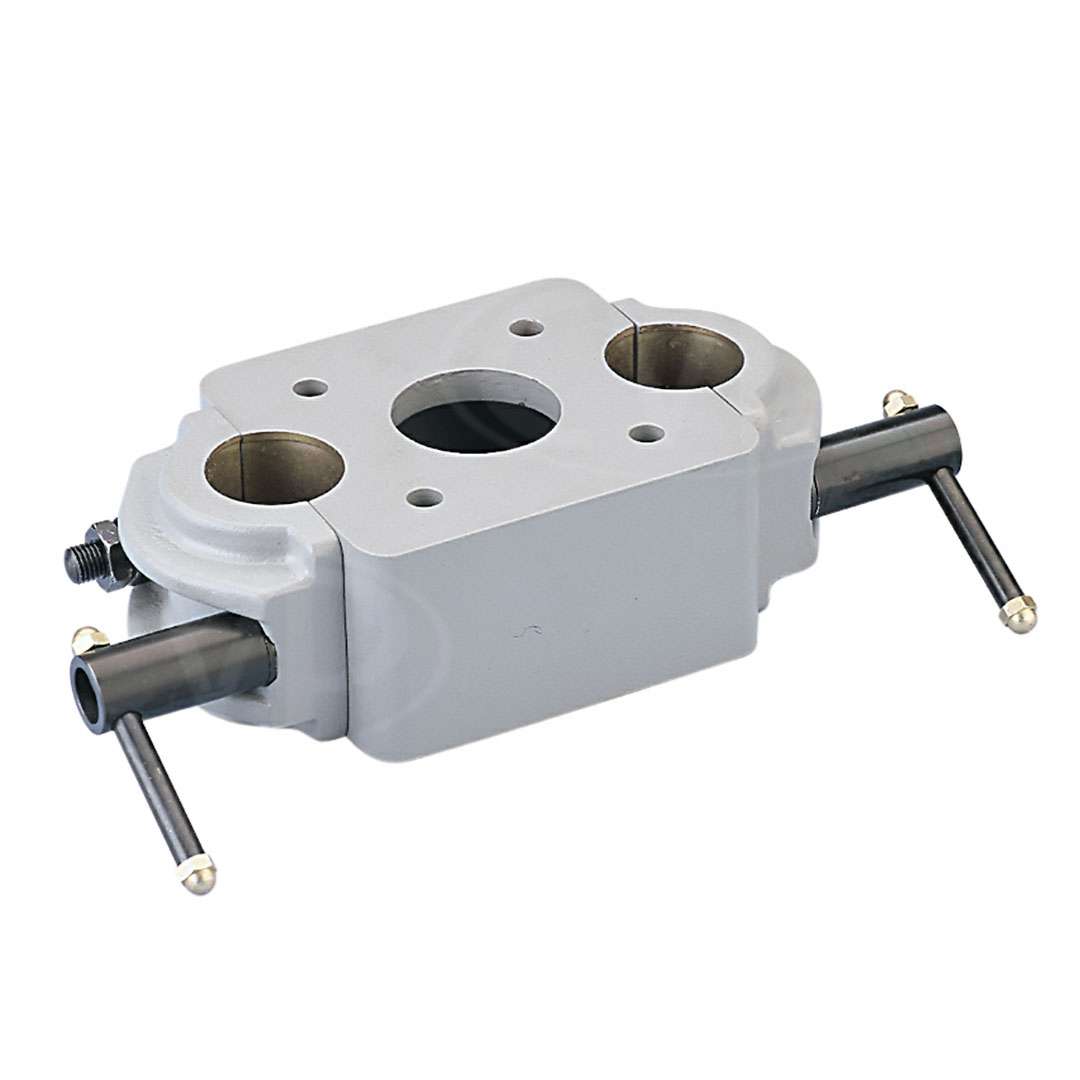 A 4-BOLT FLAT BASE SCAFFOLD CLAMP DESIGNED FOR USE WITH TELEVISION CAMERAS FOR OUTSIDE BROADCASTING. 
A PAN AND TILT HEAD UNIT CAN BE AFFIXED TO THE CLAMP WITH A CAMERA IN TURN MOUNTED ON THE HEAD UNIT.
IT HAS A LOAD CAPACITY OF 182KG. THE BODY OF THE CLAMP IS ALUMINIUM WITH STEEL HANDLES AND SCREWS. DIMENSIONS ARE APPROXIMATELY 14" LENGTH BY 6" BREADTH BY 4" HIGH.