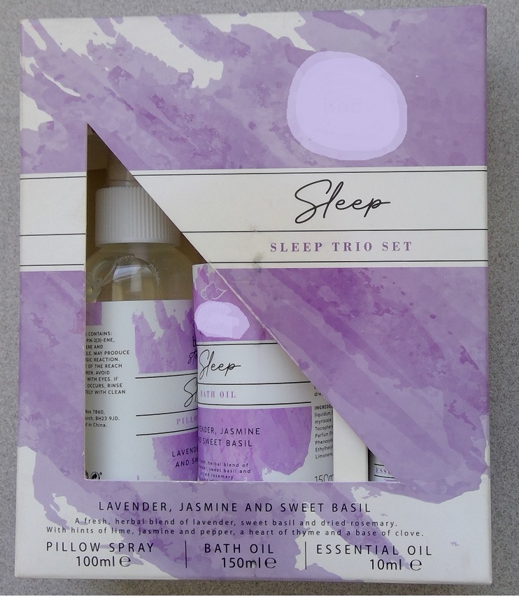 SLEEP TRI SET CONSISTING OF A SLEEP BATH OIL, A SLEEP PILLOW MIST AND A SLEEP ESSENTIAL OIL. SIMPLY SPRAY THE MIST ON TO YOUR PILLOW LIE BACK AND SLOWLY INHALE THROUGH YOUR NOSE FOR 5 SECONDS. POUR A SMALL AMOUNT OF ESSENTIAL OIL ONTO YOUR WRISTS AND RUB IN A CIRCULAR MOTION. BATH OIL IS IN A 150 ML BOTTLE. PILLOW MIST SPRAY IS IN A 100 ML BOTTLE. ESSENTIAL OIL IS IN A 10 ML BOTTLE, ALL PACKAGED TOGETHER  IN A CARDBOARD BOX.