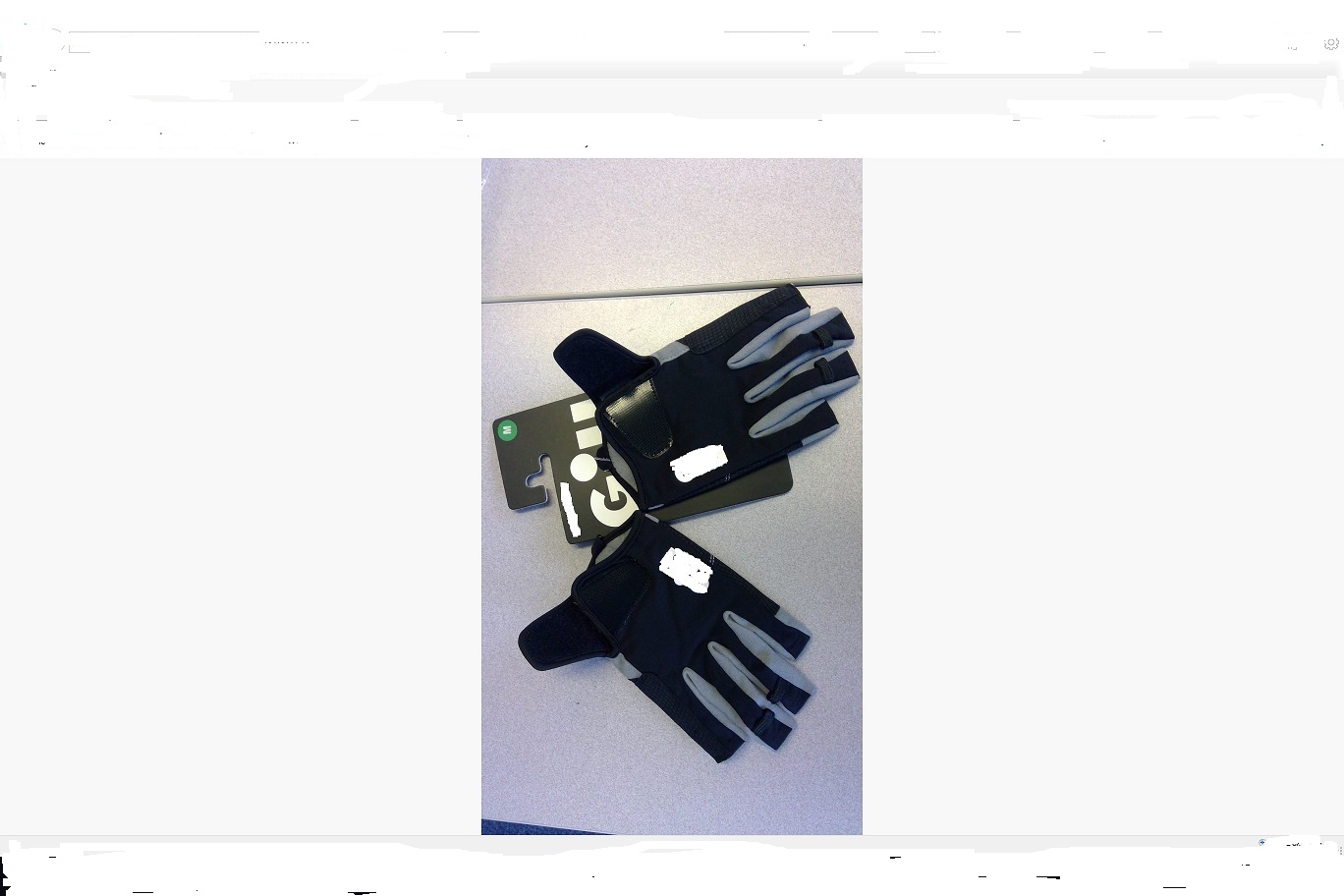 UNISEX DECKHAND SAILING GLOVES.
WATERPROOF BLACK AND GREY SHORT- FINGERED GLOVES OF WOVEN NYLON & POLYURETHANE.
THE OUTER TEXTILE IS PREDOMINANTLY NYLON.
WHITE LOGO ON BACK OF HAND AND WHITE STITCHING ON PALM AND FINGERS.
HAS DOUBLE LAYER AMARA REINFORCEMENT TO PREVENT WATER ABSORPTION.
4-WAY STRETCH FABRIC ACROSS THE BACK OF THE HAND FOR UV50+ PROTECTION. 
PRE SHAPED TO FIT HAND WITH VELCRO FASTENING AT WRIST, ALL TIPS OF FINGERS ARE NOT SEALED.
THE CUFFS ARE NEOPRENE AND NYLON WITH A SILICON GRIP AND THE PANEL IS NYLON AND ELASTANE.
THE MAIN TEXTILE OF THE PALM, FRONT OF FINGERS AND IN- BETWEEN FINGERS IS WOVEN AND NYLON.