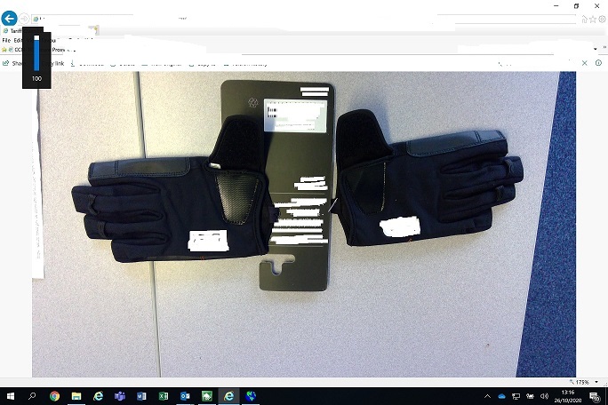 UNISEX SHORT-FINGERED SAILING GLOVES.
WATERPROOF BLACK GLOVES MADE OF WOVEN NYLON AND POLYURETHANE WITH TEXTILE GRIP REINFORCEMENT ON PALM AND FINGERS OF WOVEN POLYESTER.
THE OUTER IS PREDOMINANTLY A NYLON TEXTILE.
ORANGE STITCHING ACROSS PALM AND FINGERS, FINGER TIPS ARE OPEN AND NOT SEALED.
STRETCH FABRIC ACROSS THE HAND FOR UV50+ PROTECTION WITH A WHITE LOGO ON CUFF.
WRAP-AROUND SIDE SEAMS AND PRE-SHAPED TO FIT HAND SHAPE.
THE PANEL IS NYLON & ELASTANE AND THE CUFF ARE NEOPRENE AND NYLON WITH VELCRO FASTENING AT WRISTS.
THE MAIN TEXTILE OF THE PALM, FRONT OF FINGERS AND IN- BETWEEN FINGERS IS WOVEN AND NYLON.