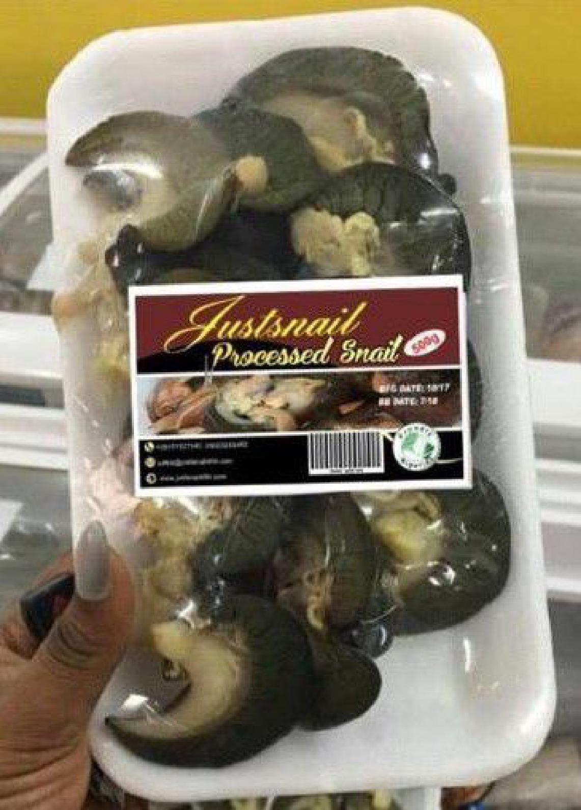 EDIBLE GIANT WEST AFRICAN LAND SNAILS.

PRODUCT IS PUT UP FOR RETAIL SALE IN AIR TIGHT PACKS.

THESE SNAILS HAVE UNDERGONE THE PROCESSING OF CLEANING WITH SALT, WASHING, BOILING IN WATER FOR 30 MINUTES AND FREEZING.