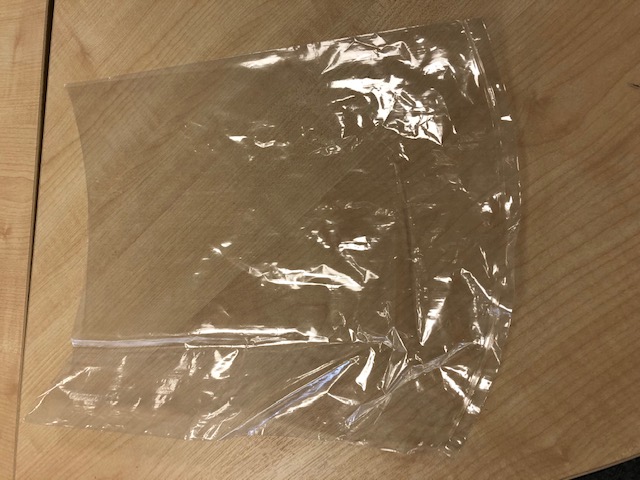 MULTI-LAYER FLEXIBLE PLASTIC BAGS. MADE OF 51% LOW DENSITY POLYETHYLENE (LDPE), 35% POLYAMIDE (PA) PLASTIC, 9% EVOH AND 5% POLYETHYLENE TEREPHTHALATE. THE THICKNESS RANGE IS FROM 40 MICRON TO 110 MICRON.