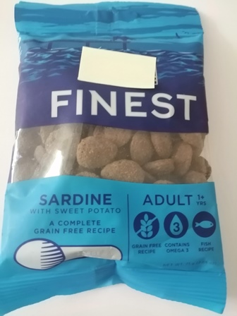 Cjelovita dehidrirana hrana za odrasle pse svih pasmina, velikog uzrasta.
Pakira se u PVC vrećama za pojedinačnu prodaju od 1,5 kg, 6 kg i 12 kg.