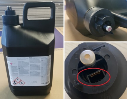 Tekuća tinta, u plastičnom spremniku koji je posebno dizajniran kao tintni uložak za HP Scitex pisače velikog formata iz tarifnog podbroja 8443 32. Zapremina uloška je 10 litara. Tinta može biti različitih boja.
Uložak je namijenjen za umetanje u pisač te ima ugrađen elektronički čip (nema integriranu ispisnu glavu). Pisač sa čipa dobiva podatke o tinti u ulošku npr. vrsta tinte, boja tinte, broj serije, datum valjanosti, zaliha tinte i dr.
Tinta iz tarifnog broja 3215 daje bitnu značajku proizvodu u smislu općeg pravila 3b.