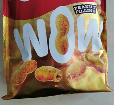 Proizvod je grickalica flips s kikirikijem, punjen kikiriki pastom.
Dobiven je procesom ekstruzije pod visokim tlakom i toplinom , uz dodatak vode. Pod utjecajem mehaničke i toplinske energije dolazi do klajsterizacije škroba i dobije se homogena želatinozna masa koja se potiskuje kroz kružne otvore . U trenutku izjednačavanja tlaka dolazi do ekspanzije i formira se flips.
Sastojci: pasta od kikirikija 35%, kukuruzna krupica,  pšenična krupica, kikiriki (10%), biljna mast (palmina), šećer, morska sol, sol.
Glavni karakter proizvodu daje kukuruzna krupica.
Upotrebljava se kao snack proizvod. Pripremljen je u pakiranja za pojedinačnu prodaju neto mase 70g.