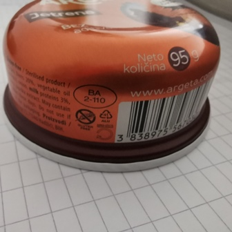 Kokošja jetrena pašteta u aluminijskoj posudi, neto mase 95g za ljudsku prehranu.
Sastojci: voda, kuhano kokošje meso 25%, biljno ulje (suncokretovo, repičino i sojino u promjenjivom odnosu ), kokošja jetra 20%, crni luk, mliječne bjelančevine 3%, krumpirov škrob, kokošja mast, sojino brašno, kuhinjska sol, začini, ekstrakt paprike.