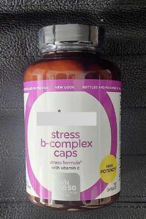 Dodatak prehrani, vitamini B skupine u kapsulama . Sastojci u 1 kapsuli: 500 mg vitamina C, 25 mg tiamina, 25 mg vitamina B2,35 mg niacina, 20 mg vitamina B6, 200 mcg folne kiseline, 25 mcg vitamina B12, 50 mcg biotina, 18 mg pantotenske kiseline, 25 mg PABA-e, 20,5 mg kolina te 50 mg inozitola. Od ostalih sastojaka:  želatinska kapsula, L- askorbinska kiselina, kolin bitartarat, inozitol, nikotinamid, tiamin mononitrat, riboflavin, piridoksin hidroklorid, emulgator: kalcijeva sol masnih kiselina, tvar protiv zgrudnjavanja: silicijev dioksid, PABA, srednjelančani trigliceridi (MCT), d-kalcijev pantotenat, pteroilmonoglutaminska kiselina, stabilizator: polivinilpirolidon, biotin, cijankobalamin. 
Proizvod djeluje na ublažavanje stresa.
Preporučena doza su 2 kapsule na dan, uz obrok. Sadrži 100 kapsula pakiranih u plastičnu bočicu