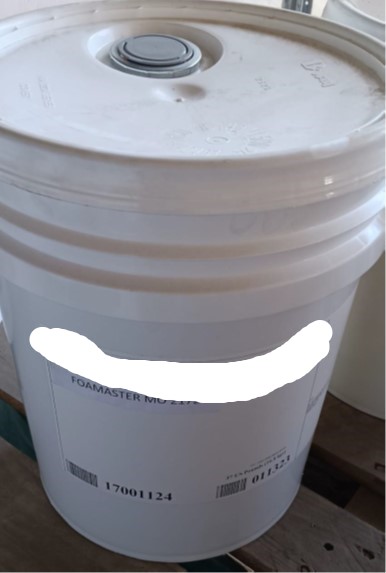 Tekući pripravak na osnovi organskih spojeva.
Sredstvo za suzbijanje stvaranja pjene, na bazi mineralnog ulja i silikata. Učinkovito suzbija pjenu u alkalnim i kiselim otopinama.