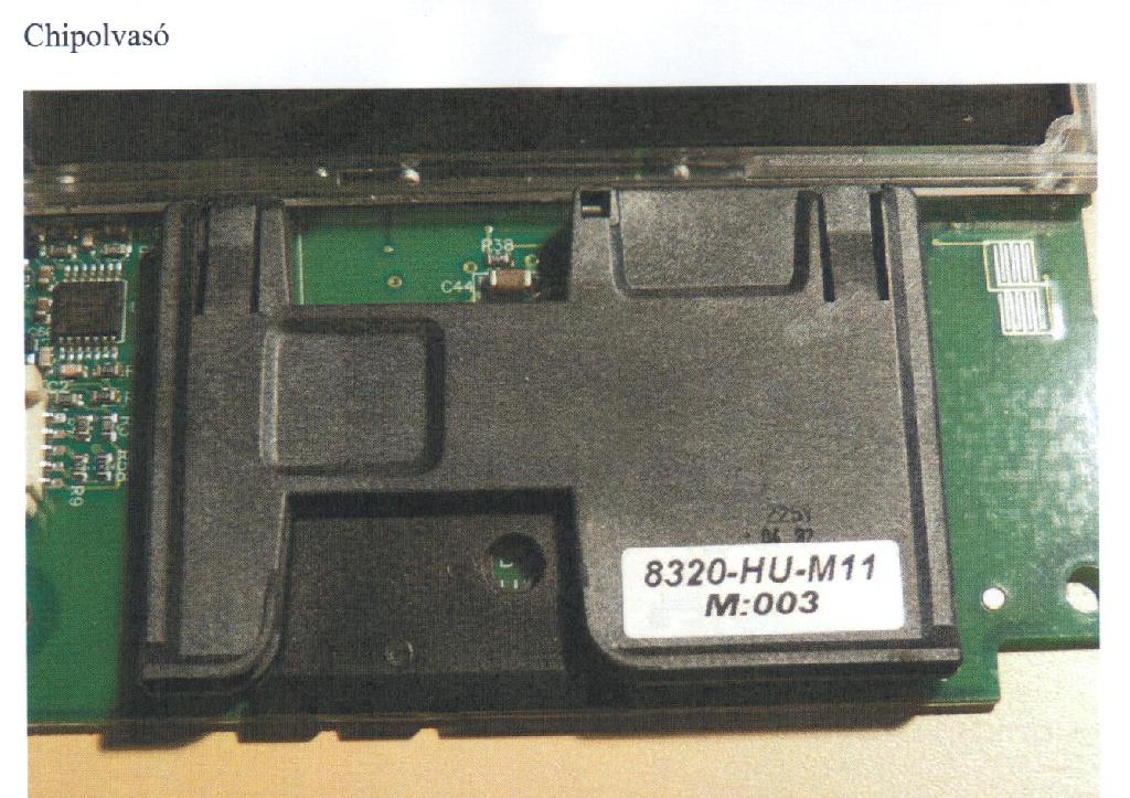Chip-olvasó panel szerelve Verifon márkájú bankkártyaleolvasó berendezéshez. Elektronikus integrált áramkört tartalmazó szerelt panel.