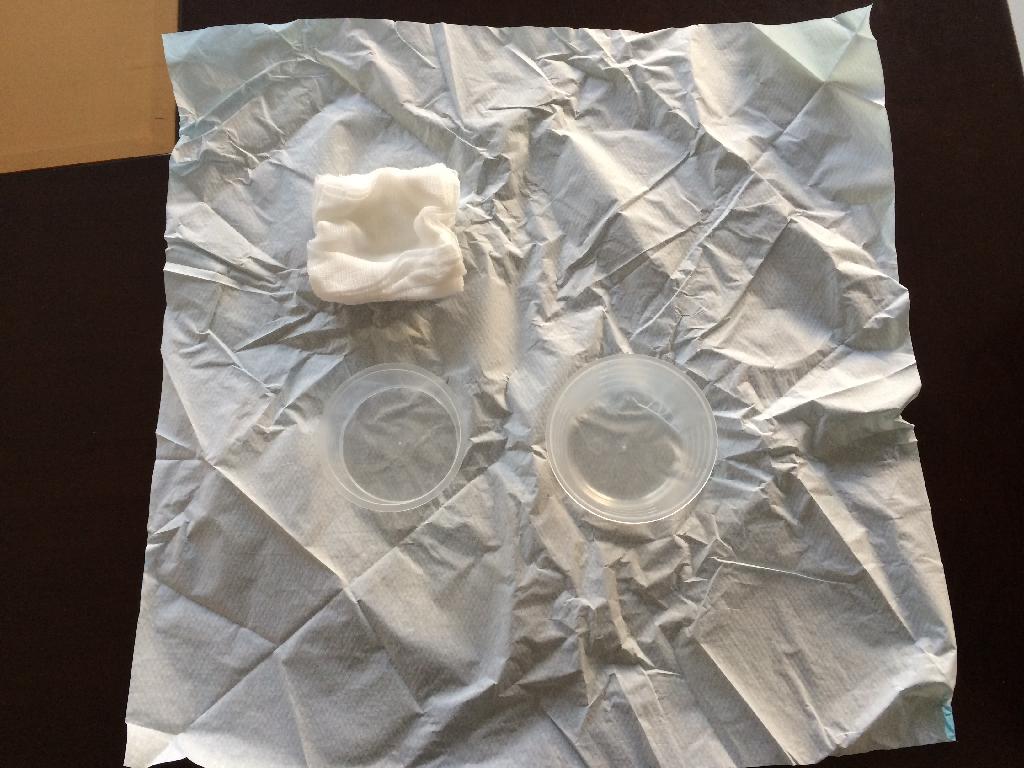 STERILE MEDICAL PROCESURE PACK WHICH CONTAINS THE FOLLOWING ITEMS  :

1 PC BLUE POLY/TISSUE LAMINATED FIELD 
5 PC GAUZE SWAB 
1 PC 120ML GALLIPOT
1 PC 250ML GALLIPOT