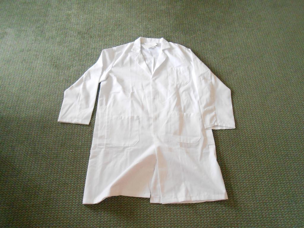 POLYCOTTON LADIES WHITE LABCOATS SIZES 6-20 - WOVEN - WITH STUD FASTENING - THREE FRONT POCKETS.