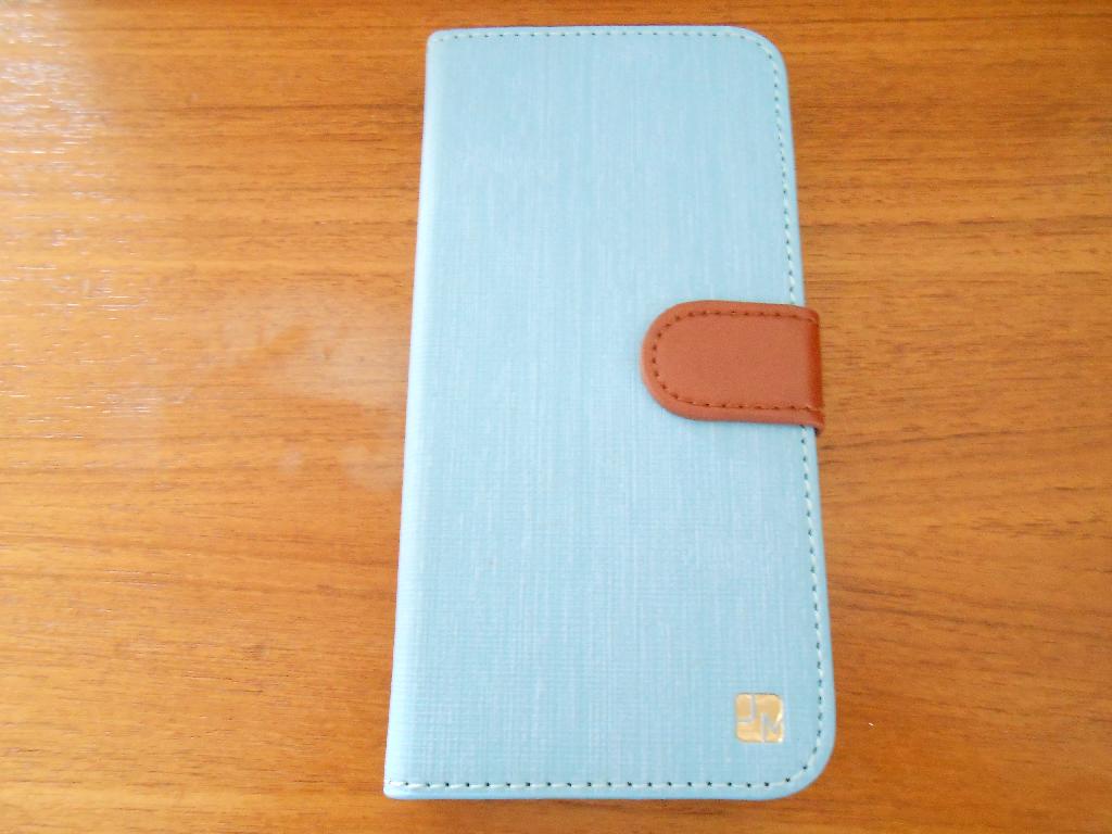 PHONE CASE MADE OF LEATHER OR COMPOSITION LEATHER. COMPATIBLE FOR MOST SMARTPHONES. A SOFT CASE FOR MORE PROTECTION  MADE FROM PREMIUM PU LEATHER, WITH A CASH POCKET AND 2 CARD HOLDERS.