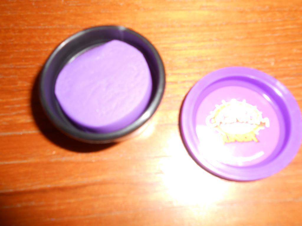 PLAY DOH. FOR CHILDRENS AMUSEMENT.