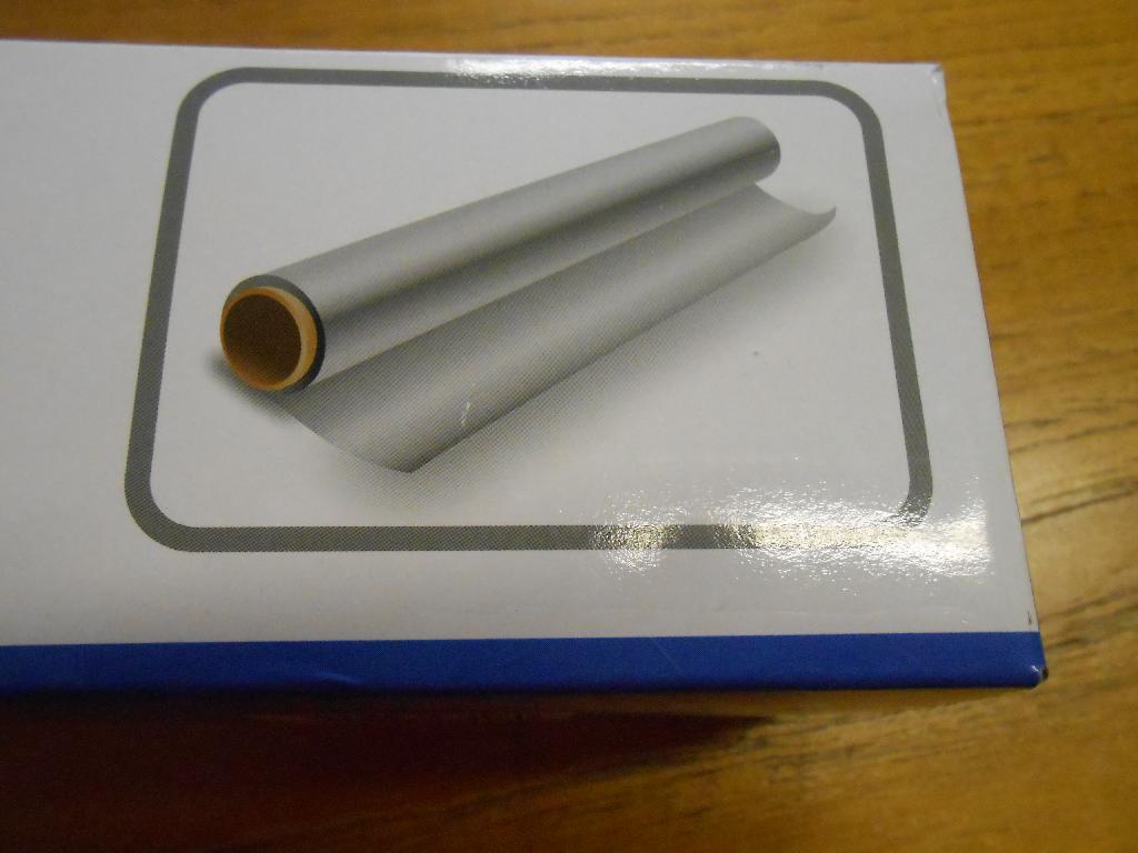 ALUMINIUM FOIL SUPPLIED IN ROLLS.  THE WIDTH IS 440MM, THE LENGTH IS 90M AND THE WEIGHT IS 1.288KGS.  PACKED IN A CARDBOARD BOX WITH A SHARP CUTTING EDGE, FOR CUTTING TO DESIRED LENGTH.