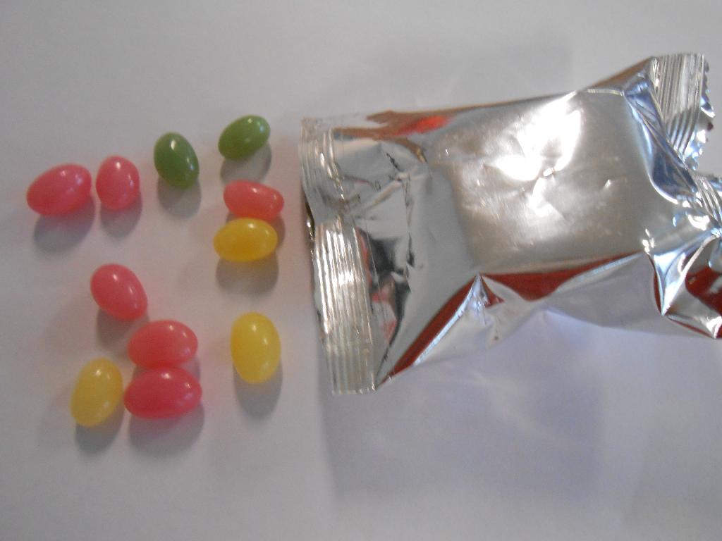 JELLY BEANS
PACKAGED AS PART OF A SET WITH A PVC SHEEP WHICH WAS CLASSIFIED SEPARATELY IE16NT-14-4110-02