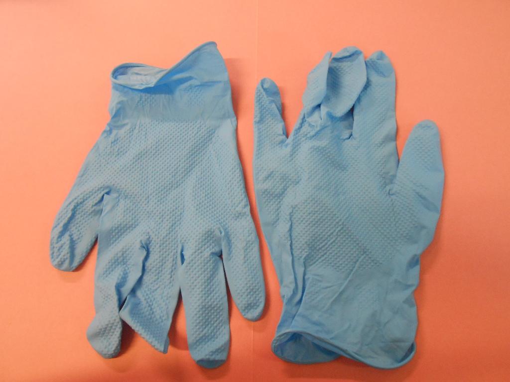 GLOVES MADE FROM NITRILE BUTADIENE RUBBER.  ULTIMATE GRIP BLUE(240MM) LARGE
OUR CODE: ULT GRIP B6L