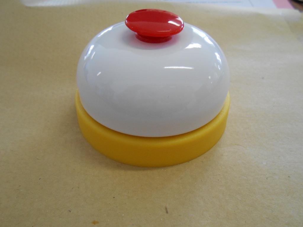 MANUAL BELL FOR USE IN GAME. TOP IS MADE FROM IRON AND THE BOTTOM IS MADE FROM ABS PLASTIC MATERIAL. SPEC: 45MM HIGH X 72MM DIAMETER