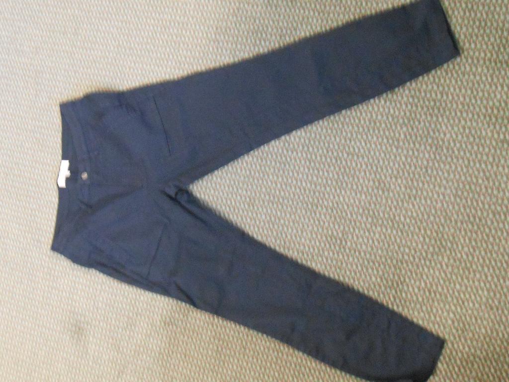 3444 ROSCARBERY LADIES CROPPED TROUSERS STRETCH COTTON TWILL FABRIC
FOB CHINA. $18.50
COTTON
WOVEN