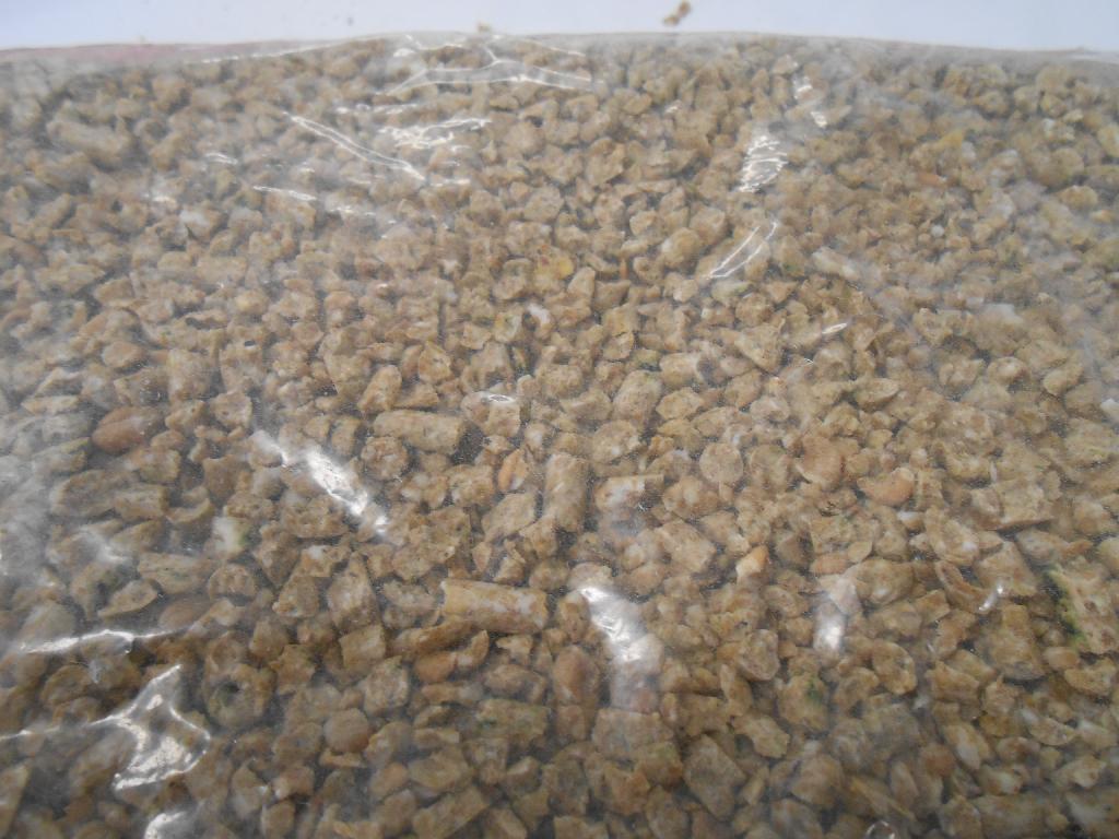 ORGANIC CHICK CRUMBLE
PRODUCT CODE: 6760 GREATER THAN 30% STARCH
IT IS A CHICKEN FEED FOR ORGANIC LAYING HENS AND IS GIVEN AT A PARTICULAR AGE OF THE HEN
IT CONTAINS MORE THAN 30% STARCH
ORGANIC WHEAT, CHINESE ORGANIC SOYA, PRAIRIE MEAL (BULK);
PER APPLICANT IT PROVIDES ALL THE NUTRIENT ELEMENTS REQUIRED TO ENSURE A RATIONAL AND BALANCED DIET