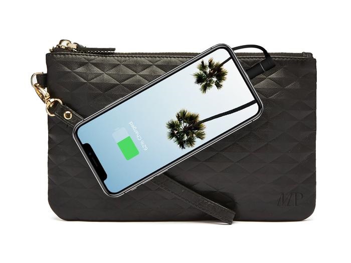 MIGHTYPURSE WRISTLET

MADE OF GENUINE LEATHER, THE WRISTLET FEATURES AN INBUILT PHONE CHARGER, TO KEEP YOUR PHONE CHARGED ON THE GO. ALL NECESSARY CABLES ARE BUILT IN (NO NEED TO BRING YOUR OWN) IPHONE AND USB-C ADAPTERS ARE INCLUDED
THE PURSE THAT CHARGES YOUR PHONE ON THE GO
HIGH CAPACITY BATTERY- DISCREET BUILT-IN 4000MAH BATTERY TO PROVIDE SMARTPHONES WITH TWO FULL CHARGES
RECHARGEABLE - SIMPLY PLUG THE USB CHARGING CABLE TO A POWER ADAPTER OR COMPUTER USB PORT TO RECHARGE
ULTRA COMPATIBILITY - ANY PHNE WITH A MICRO-USB CABLE FOR CONNECTING TO ANDROID DEVICES SUCH AS SAMSUNG AND BLACKBERRY AND ADAPTERS ARE AVAILABLE TO PURCHASE SEPARATELY FOR APPLE DEVICES