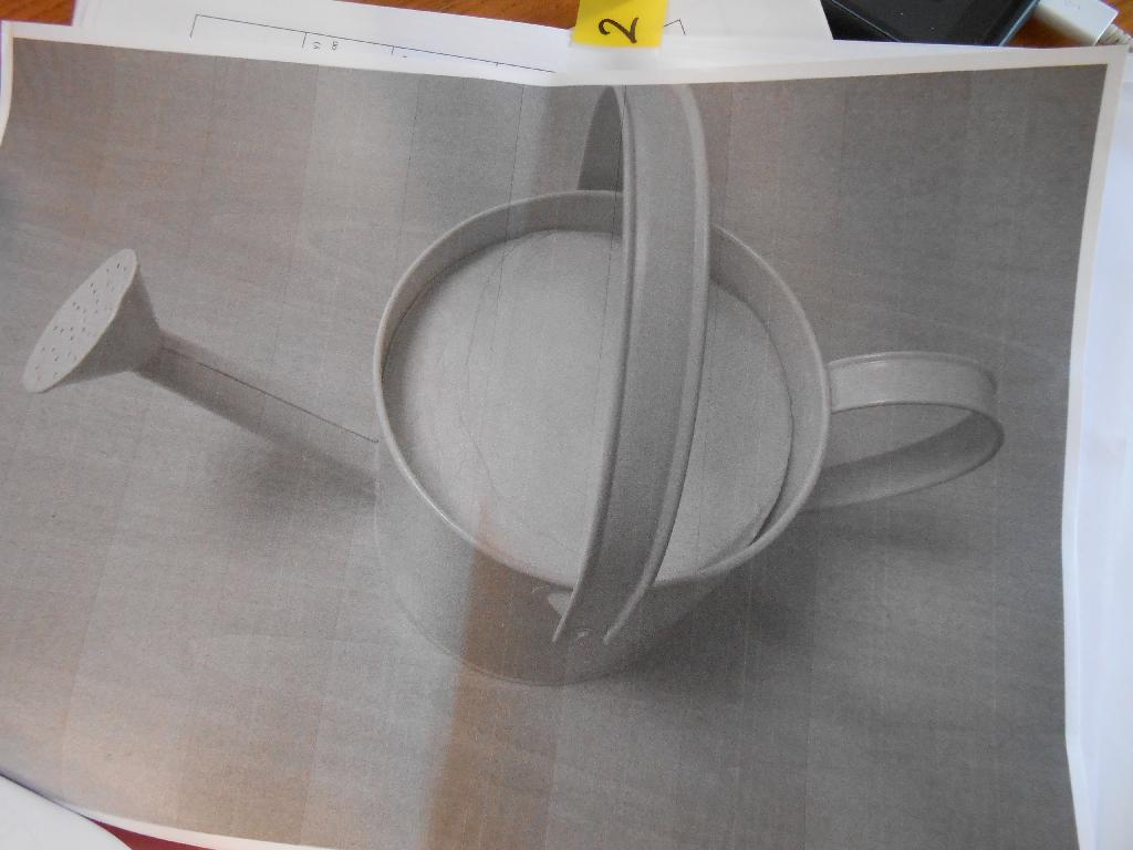 IRON PLATE WATERING CAN (A HAND CARE SET IS PACKED IN THIS CAN FOR SALE WHICH IS NOT THE SUBJECT OF THIS BTI) L35 X W16.4 X H16.2CM.
FUNCTIONS AS A MINIATURE WATERING CAN.