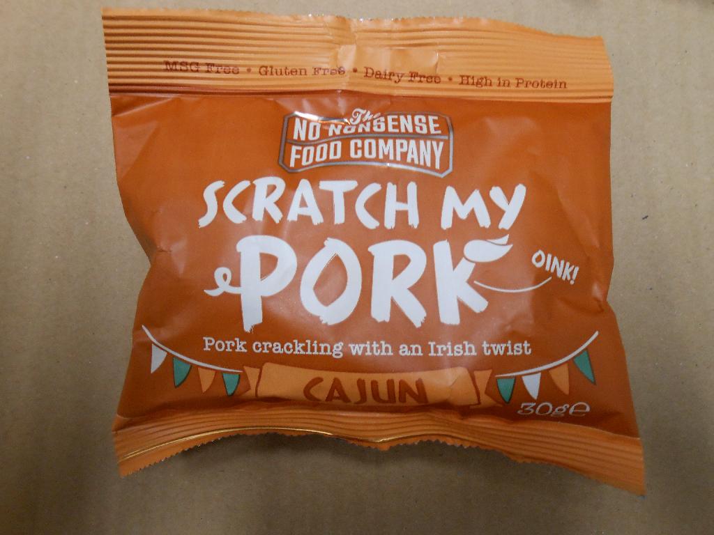 CAJUN FLAVOUR PORK CRACKLING.
A NATURAL PRODUCT MADE FROM PORK RIND, COOKED AT SPECIFIC TEMPERATURES WITH A BLEND OF SPICES, RESULTING IN A CRUNCHY AND CRISPY SNACK. PACKED AND SEALED IN A 30G FOIL BAG.
INGREDIENTS: IRISH PORK PIG RIND (95%),CAJUN SEASONING(5%)((SALT, PAPRIKA, PEPPER, HERBS, GARLIC, ONION, MODIFIED MAIZE STARCH, CAYENNE, PAPRIKA EXTRACT, YEAST.)