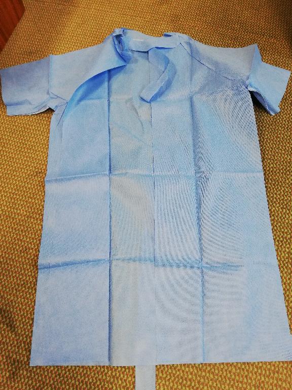 UNISEX HOSPITAL GOWN MADE FROM NON-WOVEN MATERIAL