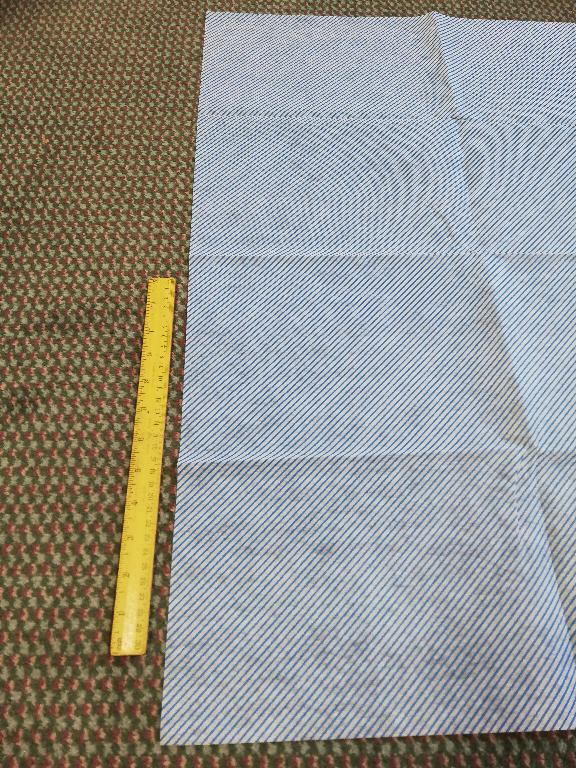 SHEETS FOR COTS FOR USE IN HOSPITALS OF NON-WOVEN RAYON