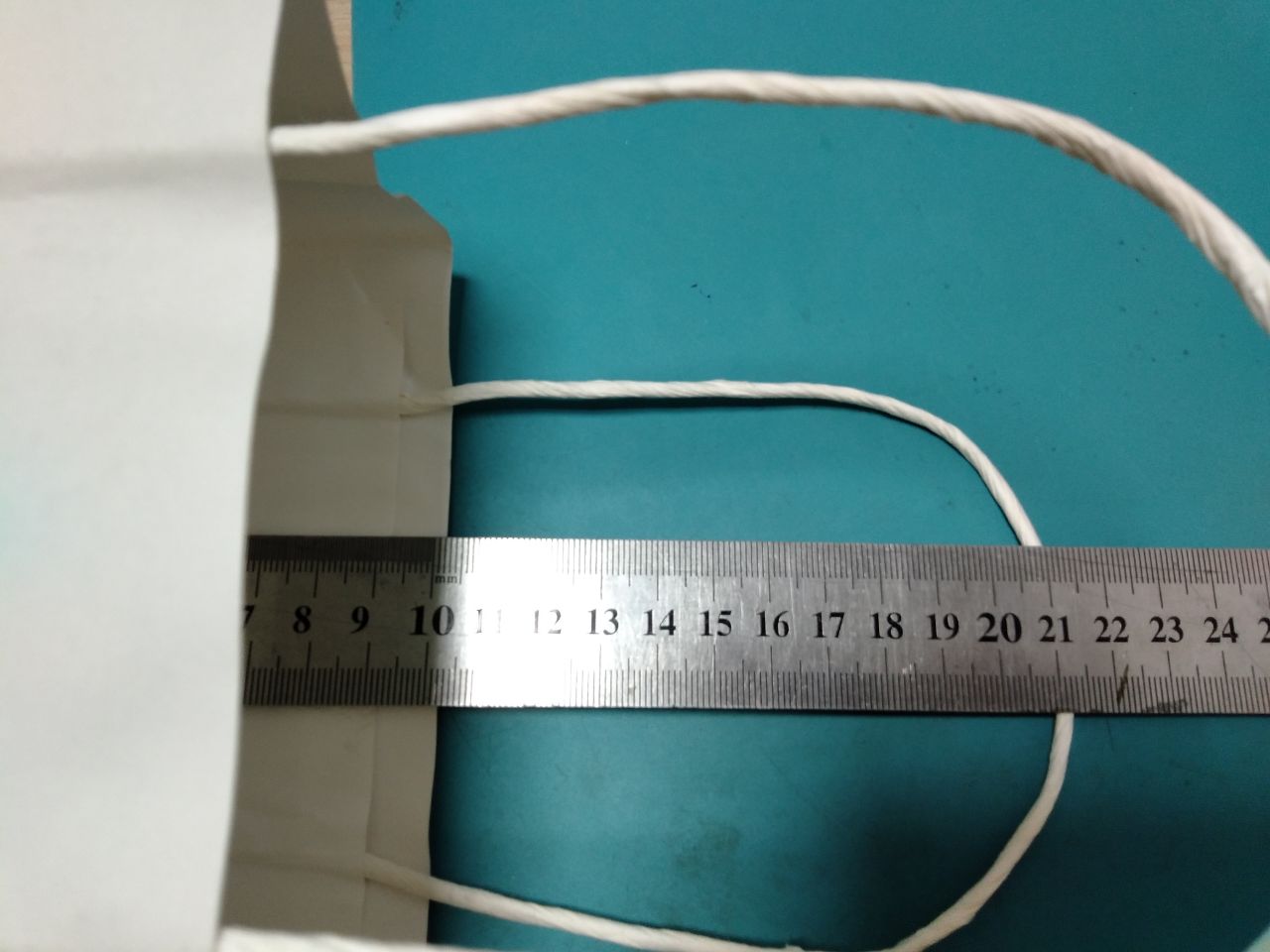 Twisted kraft paper handles 
Dims:  3.5mm x length 230mm
Handles for paper bags
Kraft paper