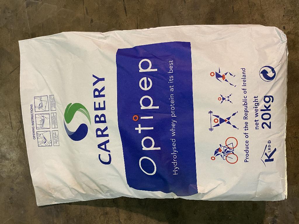 PRODUCT NAMES: ALBUMIN / WHEY PROTEIN HYDROLYSATE.
IN EXCESS OF 80% WHEY PROTEIN (ON THE DRY MATTER).
USED AS AN INGREDIENT TO MAKE PROTEIN SUPPLEMENTS.
PHYSICAL STATE: FINE FREE FLOWING
FORM: POWDER
COLOUR: WHITE TO OFF WHITE