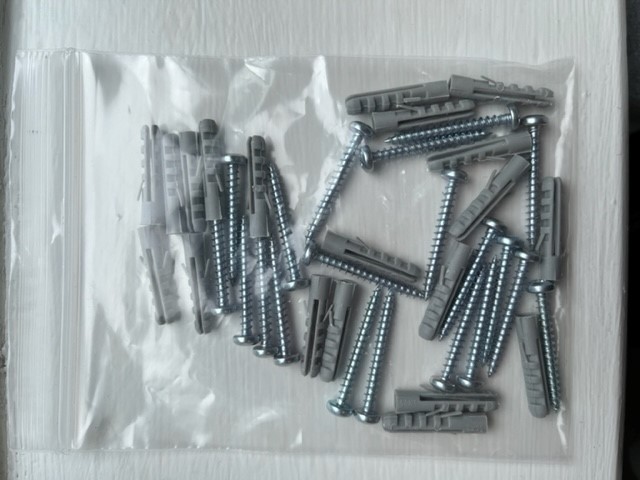 20 x No.6 x 1/14 Pan Torx T15 Self Tapper AB, zinc
20 x grey wall plug