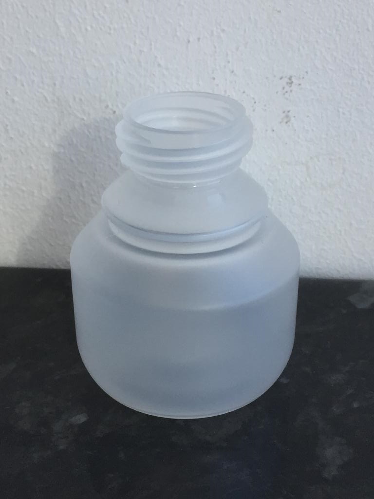 Plastic bottles of a size 50ml and 500ml.
The bottles are used to hold an Iodine based solution being an opacifying preparation for X-Ray examinations.
Prolypropylene
50mls and 500mls bottles
