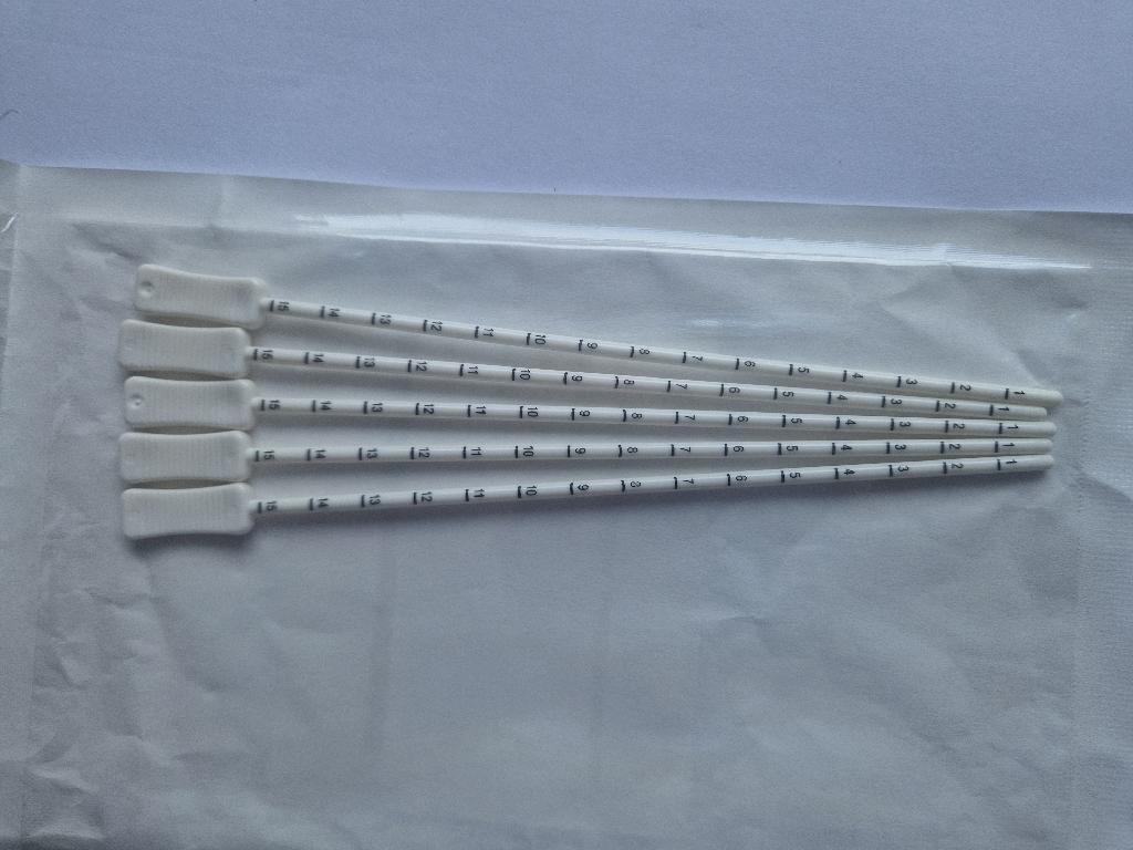 Measuring device.  A handheld device used to measure wounds.  It is a flexible soft foam applicator with a metric rule, sterile and single use.  It measures 152.4mm in length and is marked with millimetres and centimetres.  

It is used in forensic and evidence collection and is also effective for podiatry use.  An external device only, not for use inside the body
