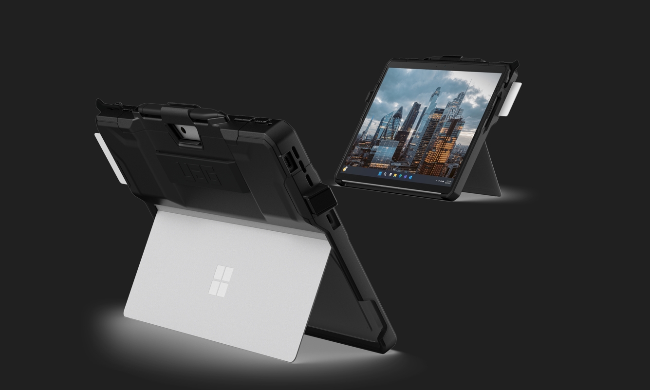 THIS IS A PROTECTIVE CASE FOR A LAPTOP EQUIPPED WITH AN INTEGRATED ELECTRONIC SMART CARD READER AND BUILT-IN HAND STRAP.  THE INTEGRATED SMART CARD READER SUPPORTS STRONG TWO-FACTOR CHIP PLUS PIN AUTHENTICATION WHICH PROVIDES SECURITY FOR DATA HELD ON THE LAPTOP.  AN ACCESS CARD IS INSERTED INTO THE PROTECTIVE CASE WHICH ALLOWS ACCESS TO SECURE BROWSING, EMAIL, AND OTHER PROGRAMMES ON THE LAPTOP.   THE LAPTOP IS INSERTED INTO THE PROTECTIVE CASE AND INTERACTS WITH THE BUILT-IN ELECTRONIC COMPONENTS ON THE CASE VIA A USB CONNECTION.