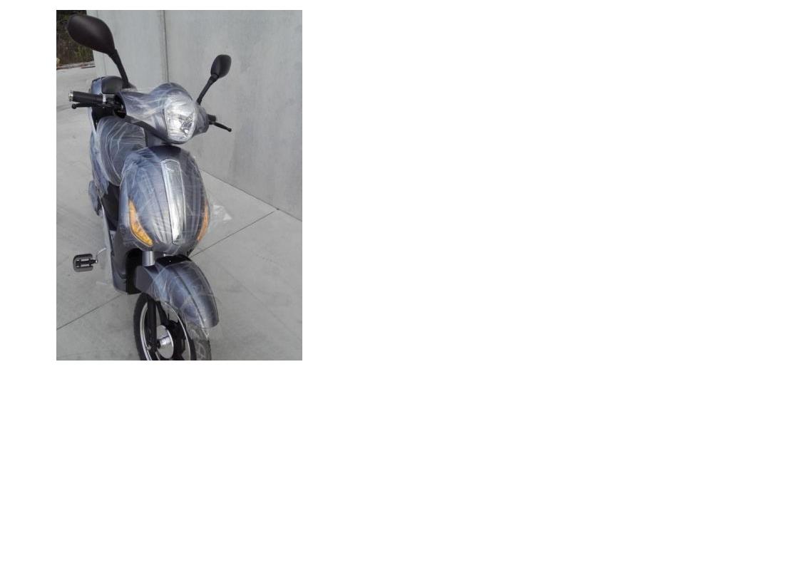 SCOOTER ELETTRICO. IL PRODOTTO E' DOTATO DI RUOTE DI PICCOLE DIMENSIONI  (16 X 2,5" GOMMA ANTERIORE, 16 X 3" GOMMA POSTERIORE). UNA PIATTAFORMA ORIZZONTALE UNISCE LA PARTE ANTERIORE A QUELLA  POSTERIORE DEL VEICOLO. DATI TECNICI: MOTORE DA 500W ALIMENTATO A BATTERIA AL PIOMBO-ACIDO CON CAPACITA’ 20 Ah-48V, FRENI A TAMBURO/DISCO, LUCI DI POSIZIONE, ABBAGLIANTI E ANABBAGLIANTI, VELOCITA’ MASSIMA 35 KM/H.  L’ARTICOLO E’ DOTATO DI CHIAVE DI ACCENSIONE  E ACCELERATORE A MANOPOLA. LO SCOOTER E’ EQUIPAGGIATO CON PEDALI CHE NE PERMETTONO L’UTILIZZO IN CASI DI EMERGENZA. MISURE 1750 mm x 650 mm x 1090 mm.