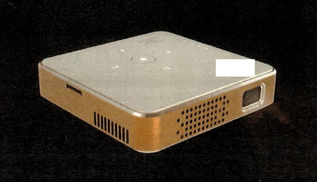 PROIETTORE PORTATILE PER PC. 
L'ARTICOLO, SENZA APPARATO DI RICEZIONE TELEVISIVA, E' COMPRENSIVO DEI RELATIVI ACCESSORI D'USO INCLUSI NELLA CONFEZIONE (CAVO HDMI, CAVO USB, MANUALE D'USO E GARANZIA). L'ARTICOLO, DI DIMENSIONI RIDOTTE, PERMETTE DI PROIETTARE IMMAGINI E VIDEO DA UNA SCHEDA MICROSD, DA UN COMPUTER O DA ALTRI DISPOSITIVI; DISPONE, INOLTRE, DI UNA BATTERIA RICARICABILE INTEGRATA E PUO' ESSERE MONTATO SU UN TREPPIEDE PER MAGGIORE STABILITA' (IL TREPPIEDE NON E' COMPRESO). E' PROVVISTO DI USCITA AUDIO ED HA UNA LUMINOSITA' MASSIMA 75 LUMEN.