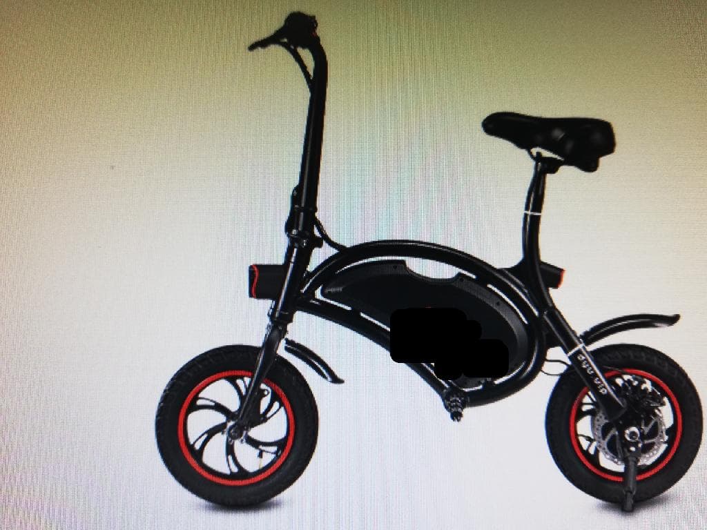CICLOMOTORE CON MOTORE ELETTRICO. L'ARTICOLO NON E' DOTATO DI PEDALATA ASSISTITA, PEDIVELLE, PEDALI, CATENA, PACCO PIGNONI, DERAGLLATORE. SONO PRESENTI AL POSTO DEI PEDALI DUE POGGIAPIEDI. IL MOTORE ELETTRICO EROGA UNA POTENZA MASSIMA DI 0,25KWH (250W), CON VELOCITÀ  MASSIMA DI 25KM/H. DOTATO DI BATTERIA AL LITIO, CENTRALINA DI CONTROLLO E DISPLAY PER VARIE FUNZIONI. RUOTE DA 12 POLLICI, PORTATA MASSIMA 12O KG. DIMENSIONI 108 X 50,5 X 97 CM.