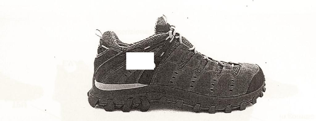 CALZATURA UNISEX PER IL TEMPO LIBERO.
E' UTILIZZATA PER IL TREKKING LEGGERO.
LA SUOLA ESTERNA E’ COSTITUITA DA GOMMA SINTETICA CON RILIEVI ANTISCIVOLO SU TUTTA LA LUNGHEZZA. LA TOMAIA E’ COSTITUITA PREVALENTEMENTE DA CUOIO (67% CIRCA) ED IN MISURA MINORE DA MATERIALE TESSILE (POLIESTERE 22% CIRCA) E GOMMA (11% CIRCA). LA CALZATURA E’ MUNITA DI UNA SUOLA INTERNA DI LUNGHEZZA SUPERIORE A 24 CM COMPLETAMENTE REMOVIBILE E DI UN SISTEMA DI CHIUSURA A LACCI.
LA CALZATURA NON RICOPRE LA CAVIGLIA.