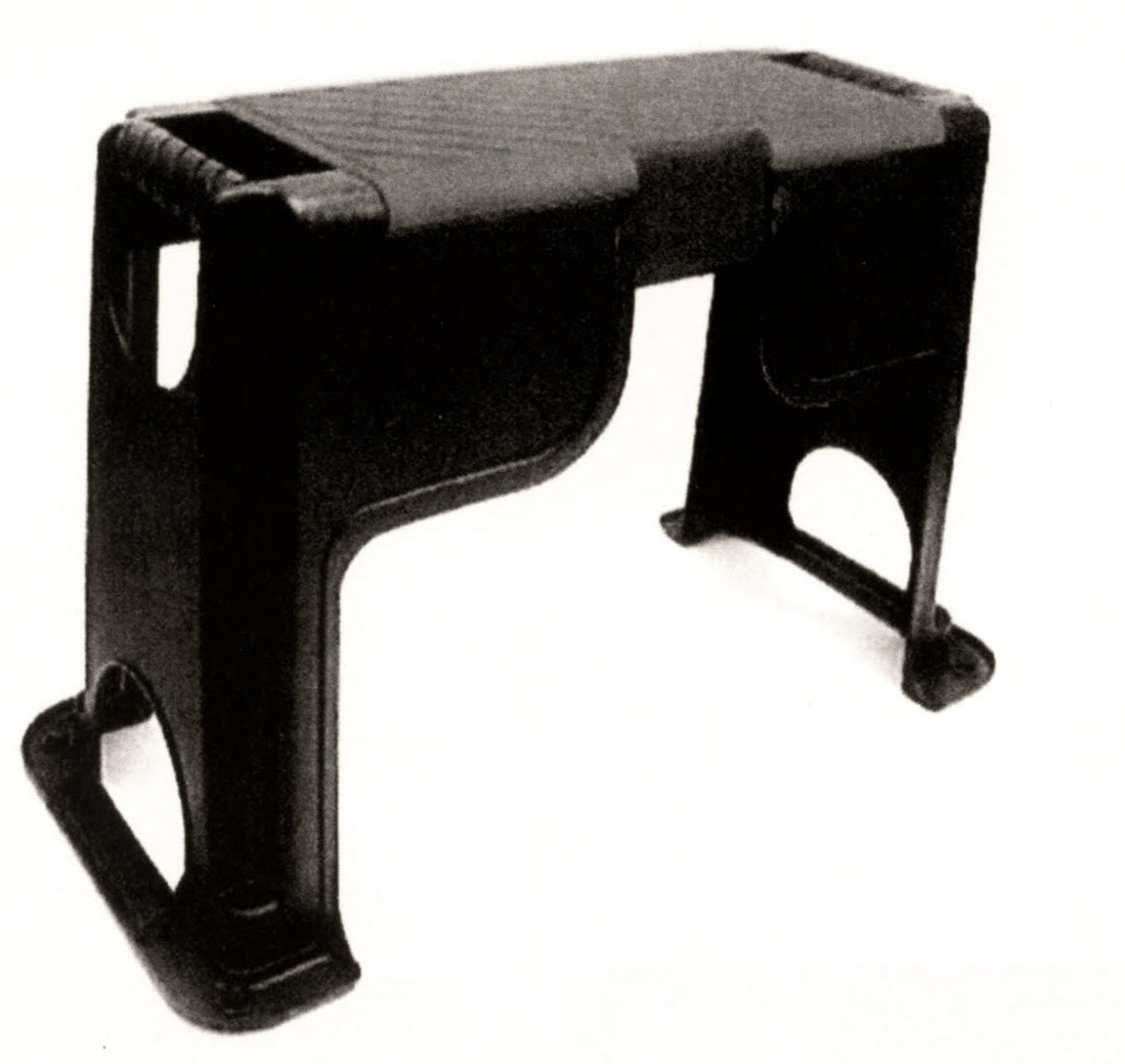 SGABELLO MULTIFUNZIONE DI PLASTICA CON VANO PORTAOGGETTI.
TRATTASI DI OGGETTO A FORMA DI SGABELLO CON FUNZIONE ANCHE DI INGINOCCHIATOIO, DA UTILIZZARE PER LAVORI DOMESTICI, CHE MISURA CM 46x18x38.