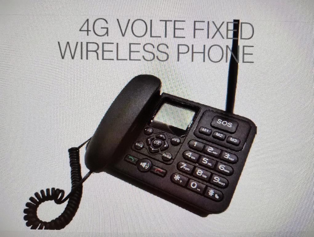 Apparecchio per la trasmissione vocale destinato ad utenti in abbonamento, progettato con un’interfaccia utente classica a tastiera numerica e sembianze simile a un telefono fisso tradizionale. La trasmissione dati e voce avviene esclusivamente tramite connessione wireless, utilizzando tecnologie di rete mobile fino a 4G/LTE, senza alcun collegamento cablato alla rete telefonica.
L’apparecchio integra un modulo radio che consente la connessione diretta alle reti cellulari, garantendo comunicazioni vocali di qualità e affidabilità comparabili a quelle dei telefoni tradizionali. Non dispone di funzionalità tipiche degli smartphone quali touchscreen o sistema operativo avanzato, e non richiede una base o centralina come i telefoni cordless.
Il dispositivo è particolarmente indicato per agevolare la transizione degli utenti dalle reti telefoniche fisse tradizionali alle moderne reti mobili, mantenendo un’esperienza utente familiare e intuitiva.