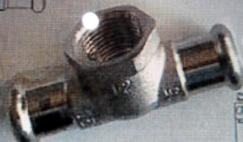 Raccordo metallico a T realizzato in acciaio inox ottenuto per fusione.
L’articolo presenta 3 vie di cui due vie internamente lisce già predisposte per collegamento “a pressare” (c.d. pressfitting) ed una internamente filettata. Diametro da 15mm a 28mm.
L’articolo è un accessorio per tubi costituente una parte di una conduttura destinata al trasporto di fluidi/gas.