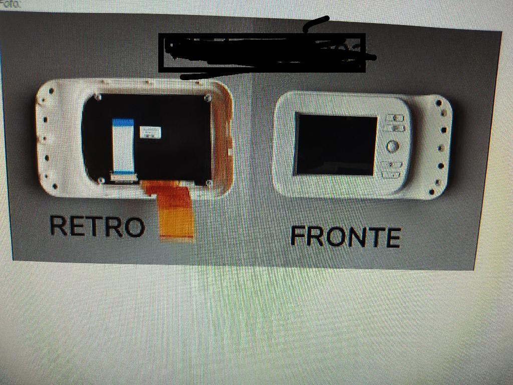 ARTICOLO CONSISTENTE  IN UNO SCHERMO LCD, UNA SCHEDA PCB E UN GUSCIO DI PLASTICA ABS V0 (ACRILONITRILE BUTADIENE STIRENE IGNIFUGO). L'ARTICOLO RAPPRESENTA UN SOTTO ASSEMBLATO DI UN PRODOTTO FINALE UTILIZZATO PER LA MISURAZIONE DELLA VISTA E NON SVOLGE NESSUNA FUNZIONE SE PRIVO DEGLI ALTRI COMPONENTI E DEL RELATIVO SOFTWARE.
DIMENSIONI: 160X95X20 MM.