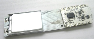 MATRICE LED COMPOSTA DA  UN CIRCUITO STAMPATO CON DIODI EMETTITORI DI LUCE. L’ARTICOLO E’ COSTITUITO DA  UN CONNETTORE DI ALIMENTAZIONE MICRO-USB, INTERRUTTORE DI ALIMENTAZIONE, PULSANTI UP E DOWN PER LA RICERCA E SEZIONE CARATTERE, CIRCUITI CON MICROCHIP DI MEMORIA PER LA PROGRAMMAZIONE DEL DISPOSITIVO.
IL DISPOSITIVO È DESTINATO ALLA VISUALIZZAZIONE SULLA MATRICE LUMINOSA A LED DI CARATTERI ALFANUMERICI O SIMBOLI GRAFICI, COME DA PROGRAMMAZIONE EFFETTUATA DAL FABBRICANTE E TROVA IMPIEGO COME DISPOSITIVO DI SEGNALAZIONE LUMINOSA IN CALZATURE E ACCESSORI ABBIGLIAMENTO.