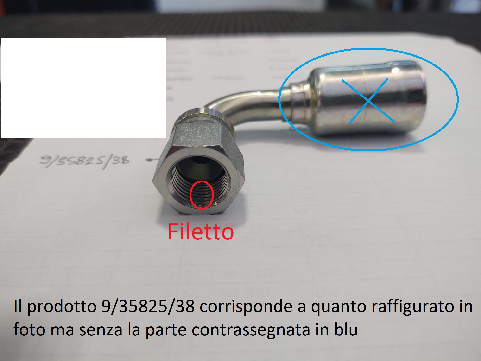 Raccordo filettato.
Secondo le informazioni fornite, l’articolo consiste in una curva a 90° in acciaio, lunga 96 mm e alta 35 mm, con codolo a resca di diametro 8.2 mm e dado flottante avente filetto 9/16”-18 a tenuta Jic e unito alla curva tramite aggraffatura. Questo raccordo filettato (filetto femmina, rotante) viene utilizzato all’estremità di un tubo flessibile in gomma, per consentire la connessione/accoppiamento con una controparte avente filetto maschio. Il raccordo è destinato ad essere utilizzato su impianti idraulici per motori di automobili, macchine agricole/movimento terra o veicoli commerciali.