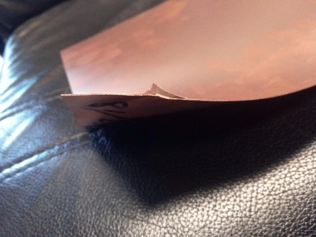 Prodotto piatto rettangolare multistrato composto da un tessuto in fibra di vetro con armatura a tela,  impregnato di resina epossidica e rivestito su entrambi i lati con un foglio di rame. Lo spessore complessivo dei due fogli di rame è inferiore a 0,15 mm.
Il prodotto viene utilizzato come materiale di base per la produzione di circuiti stampati.