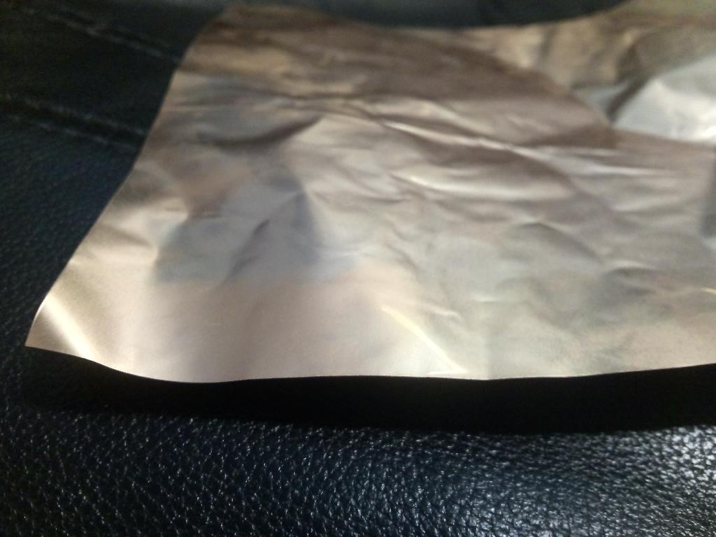 Laminato flessibile, denominato FCCL (flexible copper clad laminate), composto da un supporto in film di poliammide e adesivo epossidico, rivestito su entrambi i lati con un foglio di rame. Lo spessore complessivo dei due fogli di rame è inferiore a 0,15 mm.
Il prodotto viene utilizzato come materiale di base per la produzione di circuiti stampati.