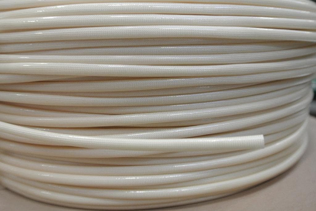 Isolante elettrico costituito da materiali isolanti con funzioni di isolamento e protezione termica. Il prodotto è realizzato con filamenti di vetro annegati in resina poliuretanica. È fornito in pezzi tagliati in base alle esigenze ed è utilizzato in motori, trasformatori, cablaggi e proteggere cavi elettrici.